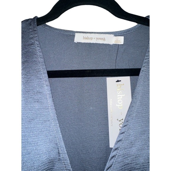 Bishop + Young Women's Soft Pebbled Satin Front Twist Karlie Top Size L Blue NWT - Picture 9 of 11